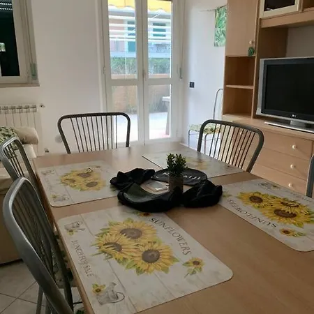 Tranquillo Con Patio E Piscina La Caduta