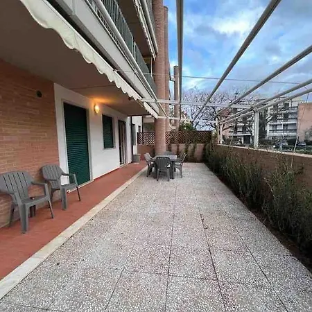 Tranquillo Con Patio E Piscina Daire