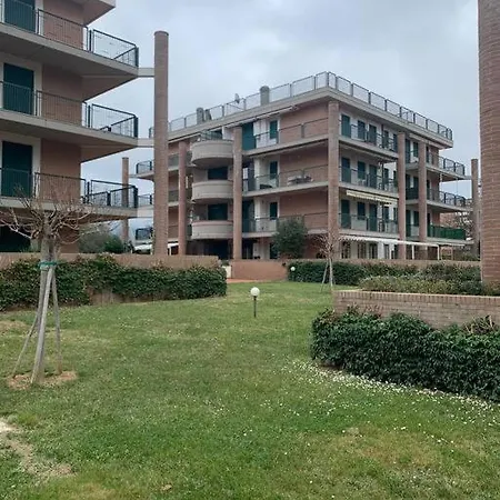 Apartament Tranquillo Con Patio E Piscina