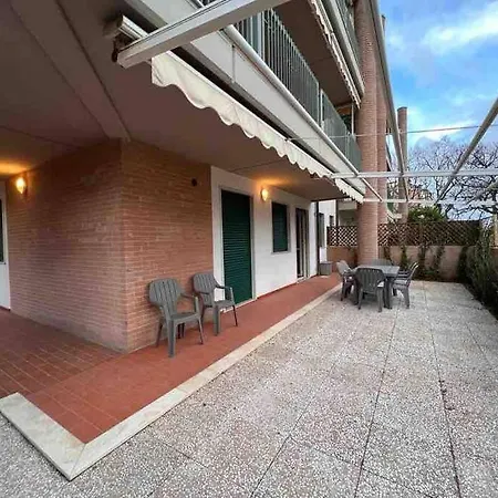 Apartment Tranquillo Con Patio E Piscina *
